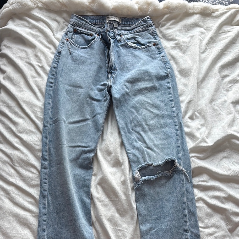 Women's Light Blue Jeans